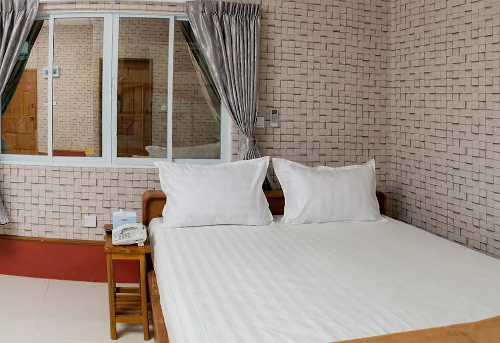 יאנגון Aung Tha Pyay Hotel 2